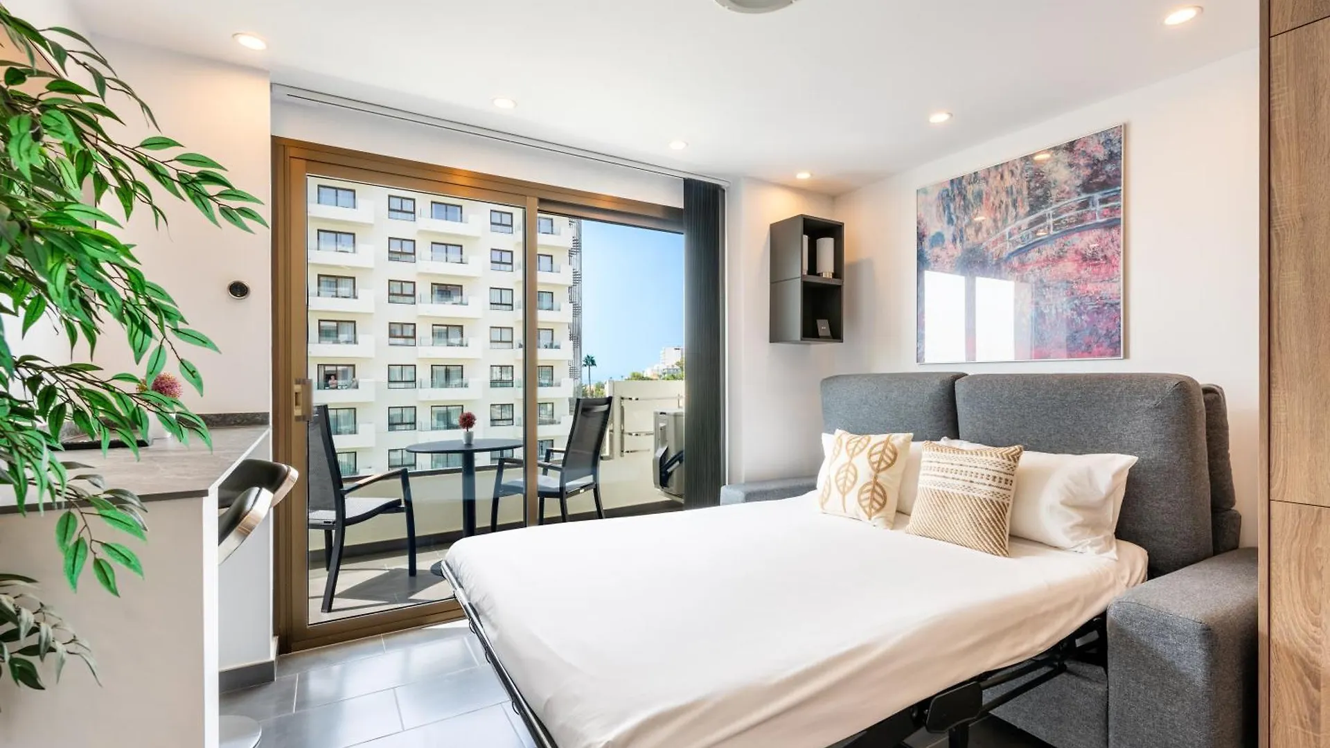 Wintowinrentals Executive Apt In Ocean House Complex Torremolinos 0*,  Spanyolország