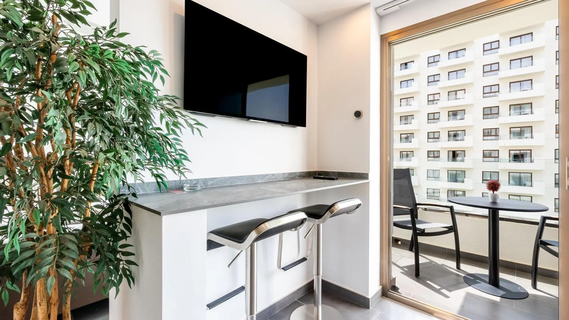 Apartment Wintowinrentals Executive Apt In Ocean House Complex Torremolinos